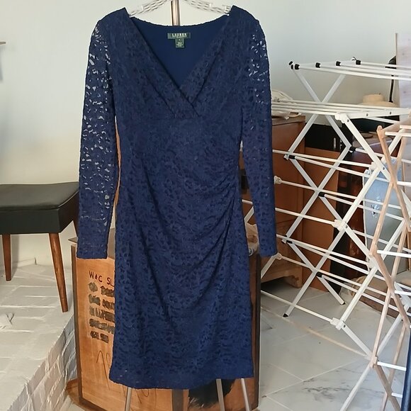 Navy Blue Lace Long Sleeve Figure Flattering Ruched Faux Wrap Midi Dress Sz 4 - Picture 2 of 8